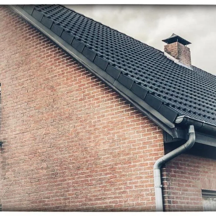 Vakkundig afgewerkt hellend dak door K. Altena Dak & Allround